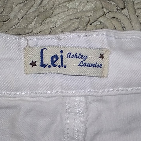 LEI small white shorts size 7 - Picture 7 of 8